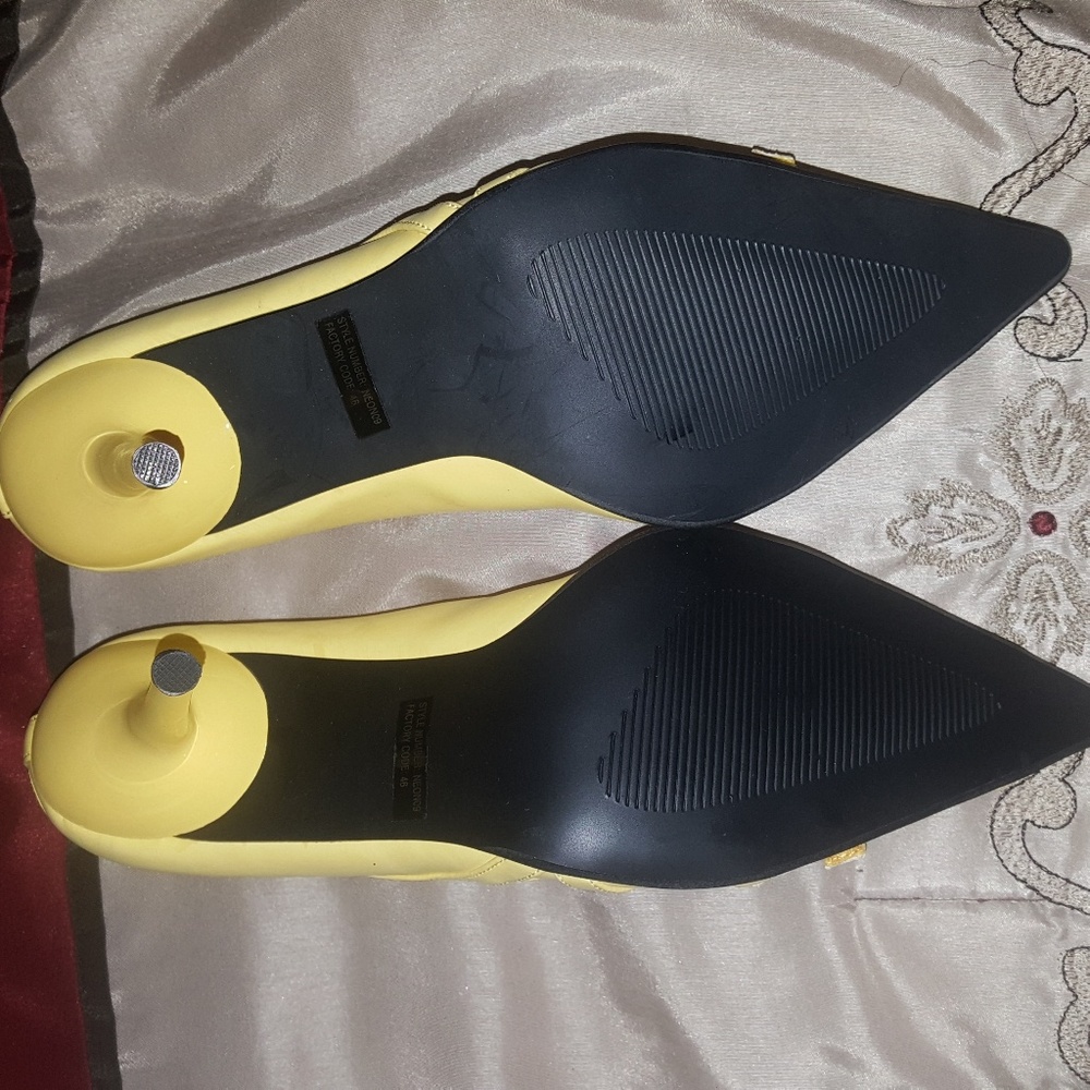 Shoes - Picture 3 of 3